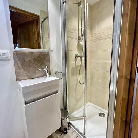 T3 Confortable Avec Balcon, Centre Village, Proche Ski-bus, Animaux Acceptes - Fr-1-624-49 Apartment
